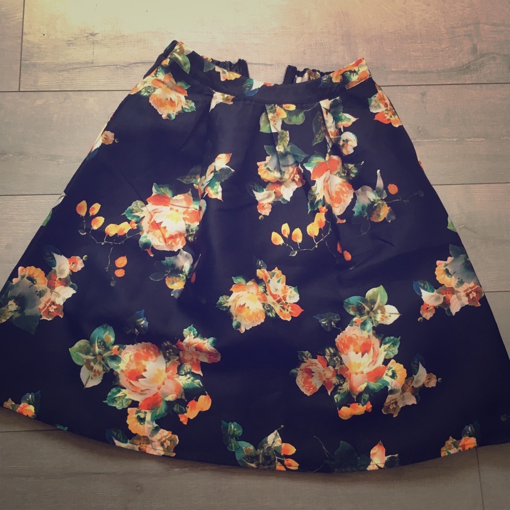 Sweet yellow roses skirt